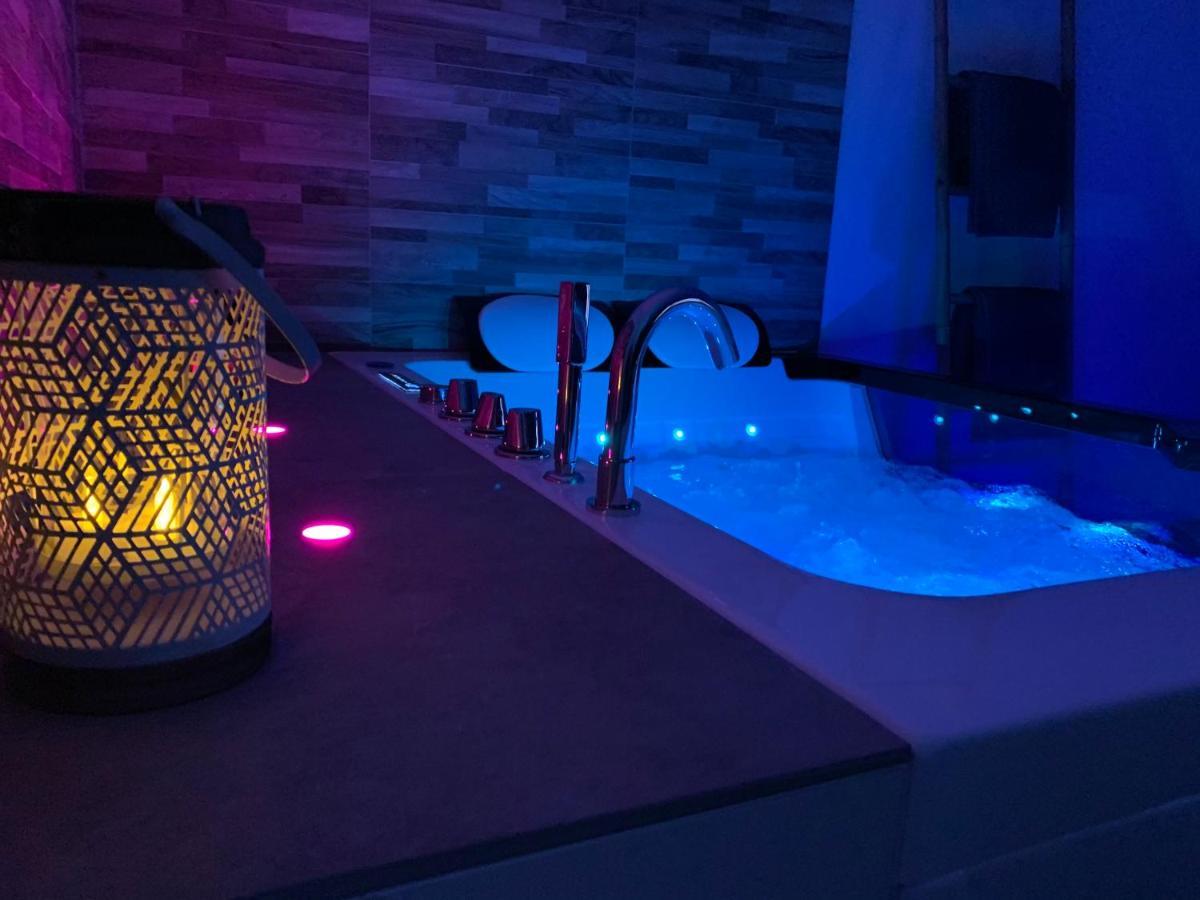 Appartement Cosy Jacuzzy Luxe Gare de Tolón Exterior foto